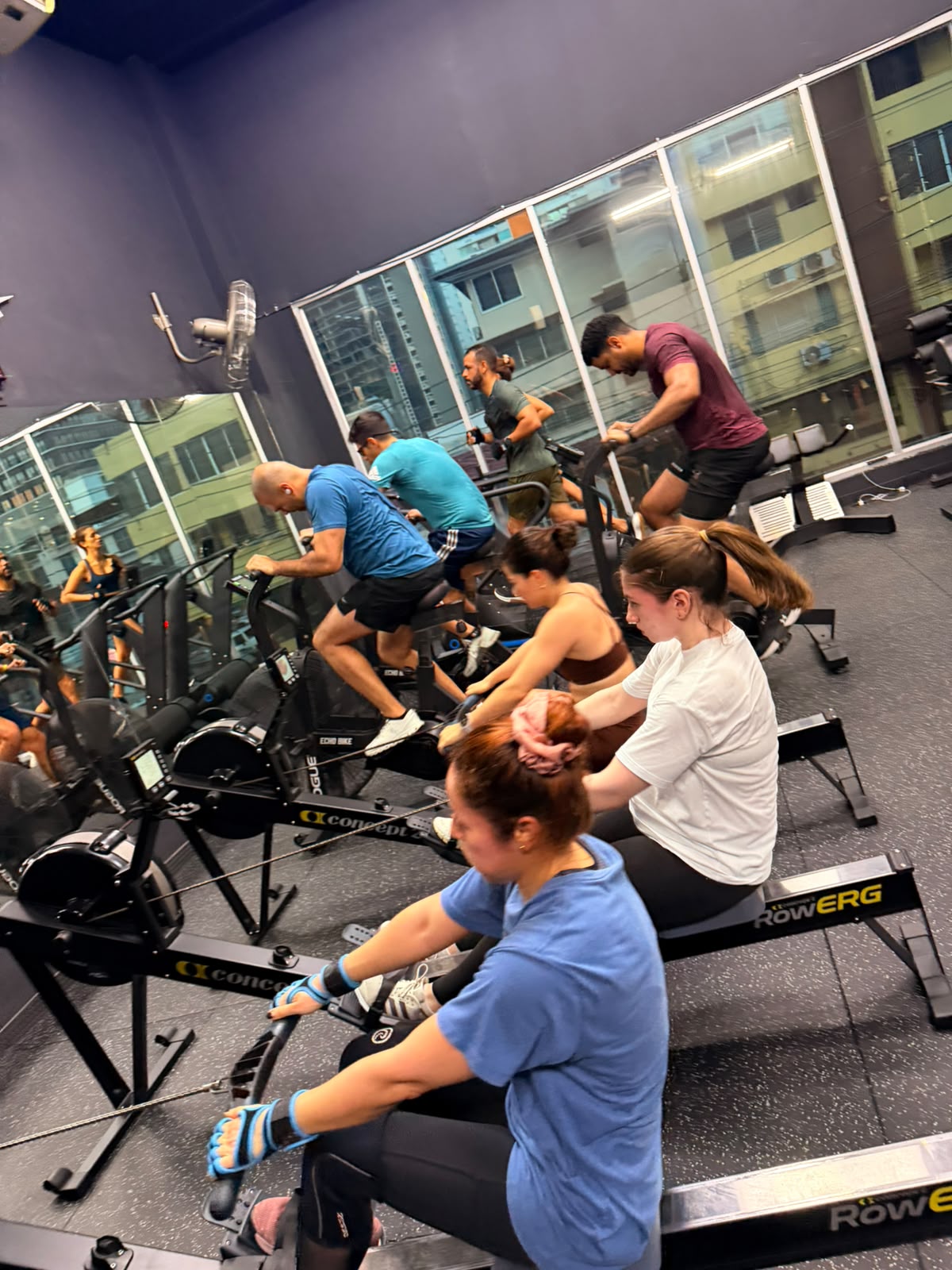Clase grupal de entrenamiento funcional en NEXO Functional Bodybuilding Panamá